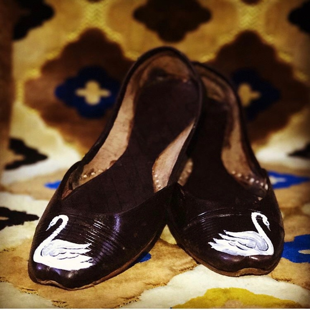 Swan purple leather ballet flats